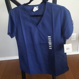 Cherokee scrub top
